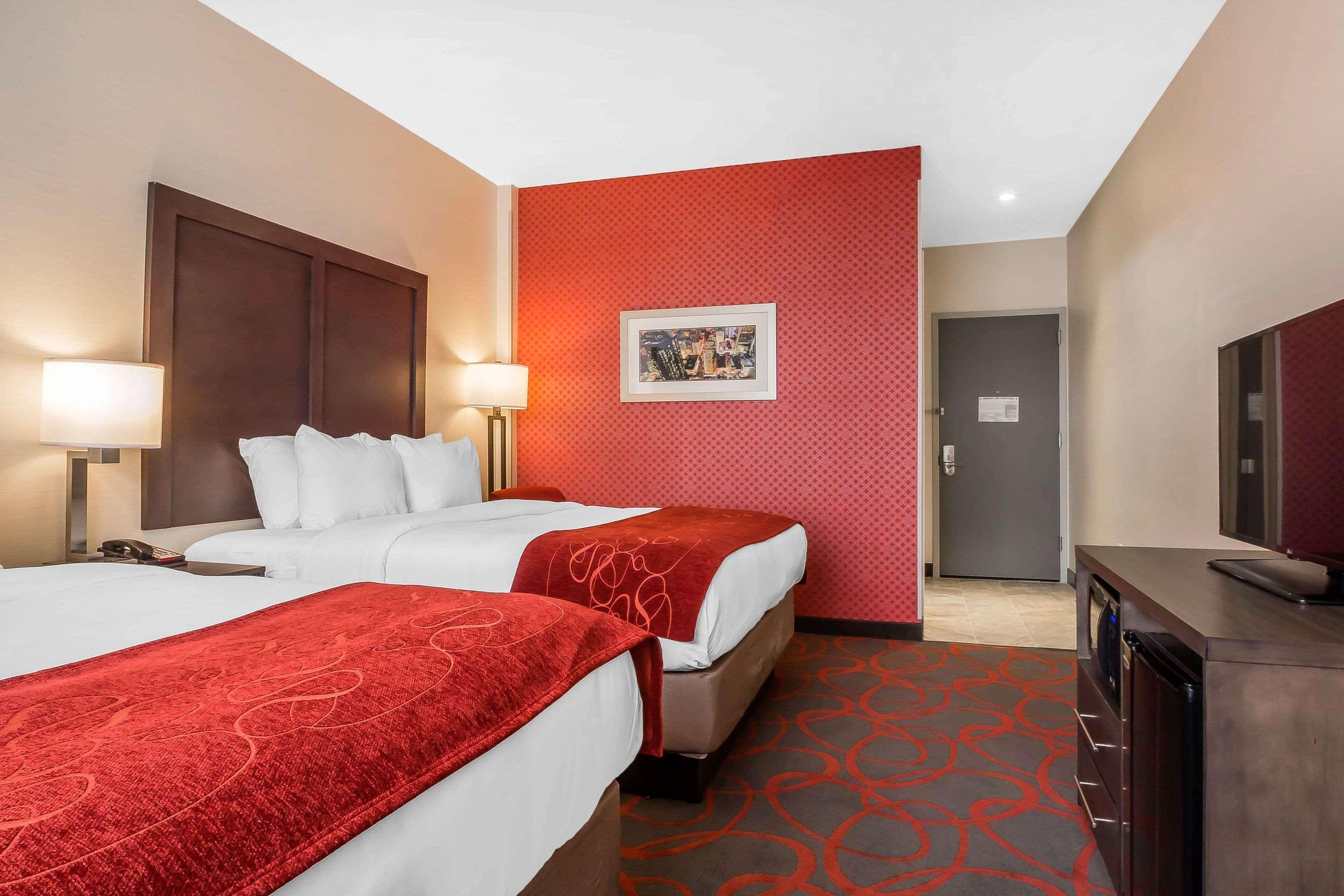 Comfort Inn & Suites Near Stadium Нью-Йорк Экстерьер фото