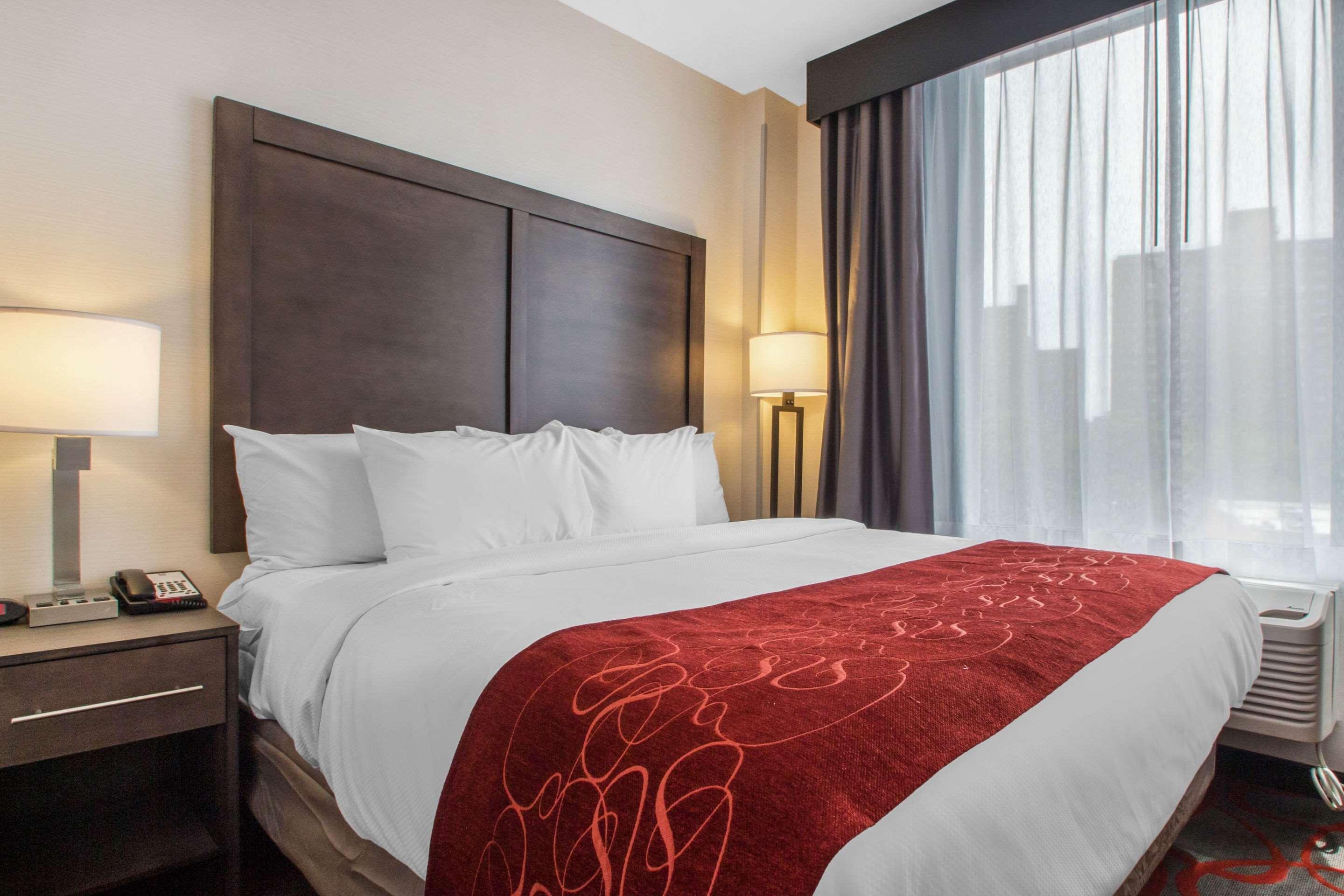 Comfort Inn & Suites Near Stadium Нью-Йорк Экстерьер фото